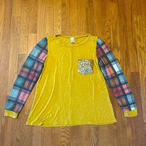 Boutique long‎ sleeve top.